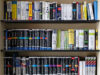 Ein Bücherregal mit vielen IT-Fachbüchern.